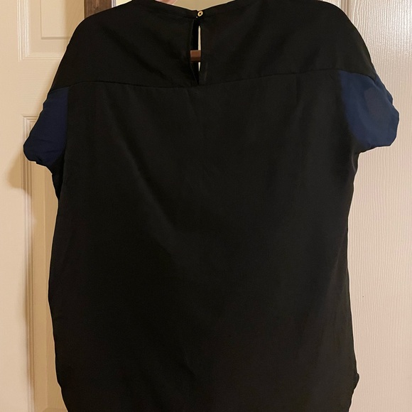 Banana Republic Navy and Black blouse, size XS - Picture 4 of 8